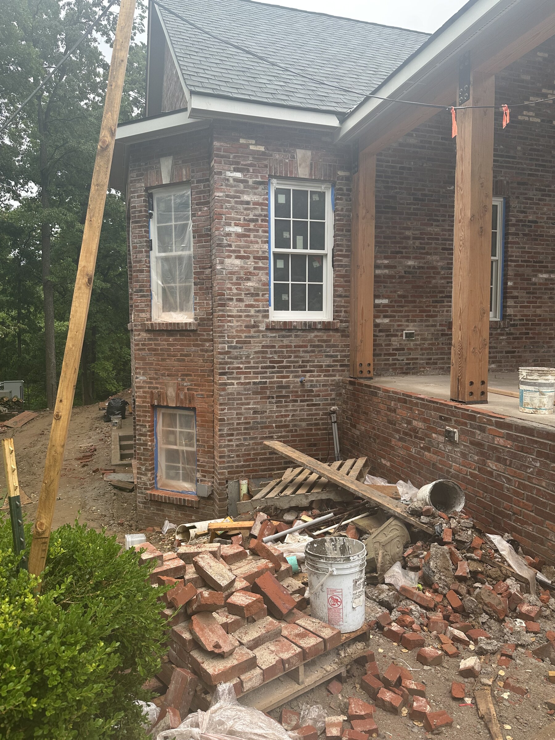 Brick masonry restoration and mortar joint repair